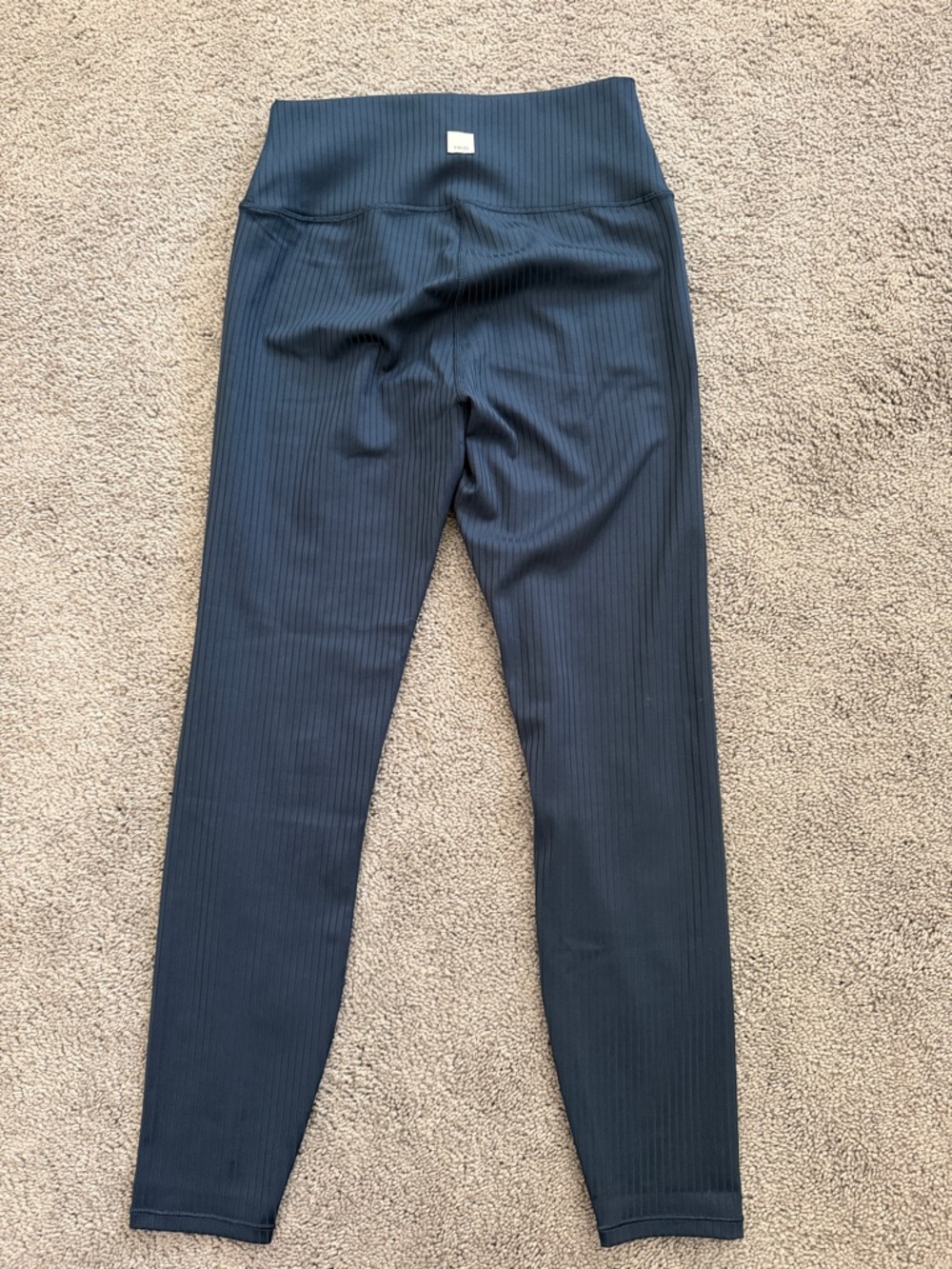 Vuori Inversion Rib Legging in Ocean Blue - Picture 4 of 5